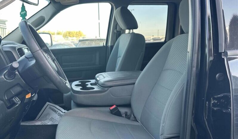 
								2019 Ram 1500 Classic ST Ext. Cab full									