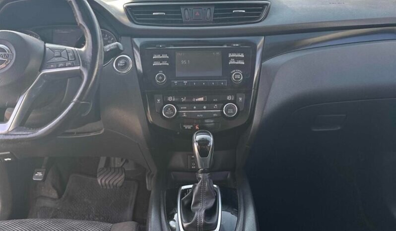 
								2018 Nissan Qashqai SV AWD full									