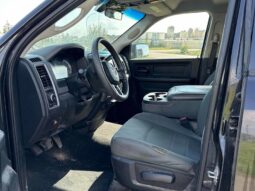 
										2017 Ram 1500 Express 5.7L Hemi Ext. Cab 4×4 full									