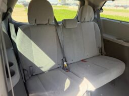 
										2020 Toyota Sienna LE full									
