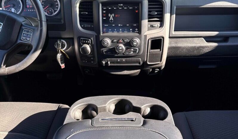 
								2019 RAM 1500 Classic Express Blackout Crew Cab 4×4 full									