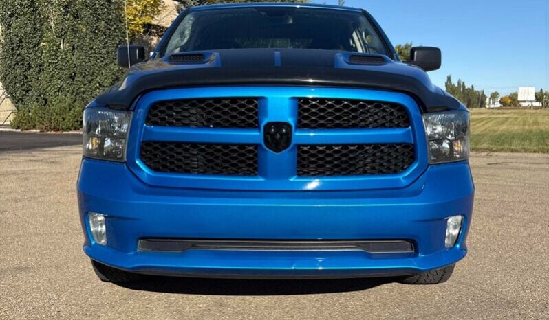 
								2019 RAM 1500 Classic Express Blackout Crew Cab 4×4 full									