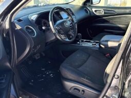 
										2020 Nissan Pathfinder SV Tech 4X4 full									