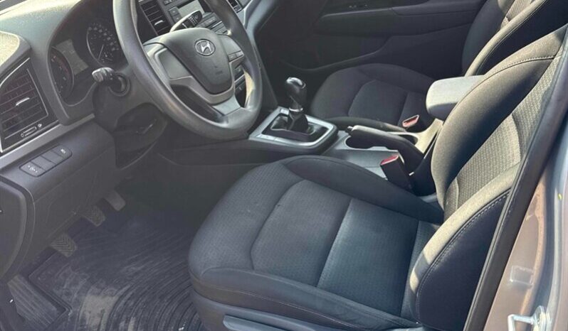 
								2017 Hyundai Elantra L full									