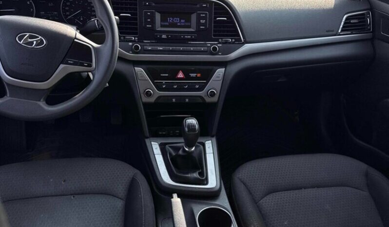 
								2017 Hyundai Elantra L full									