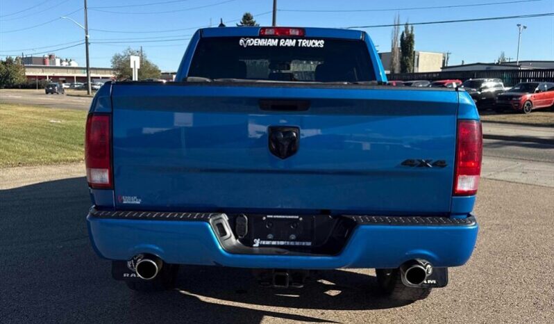 
								2019 RAM 1500 Classic Express Blackout Crew Cab 4×4 full									