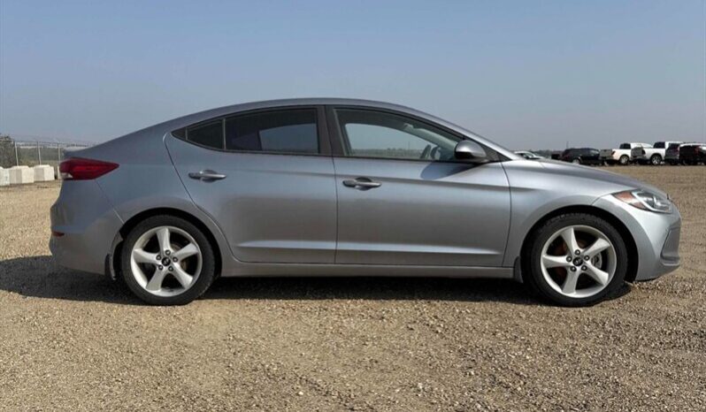 
								2017 Hyundai Elantra L full									