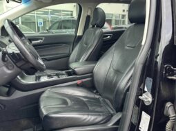 
										2019 Ford Edge Titanium AWD full									