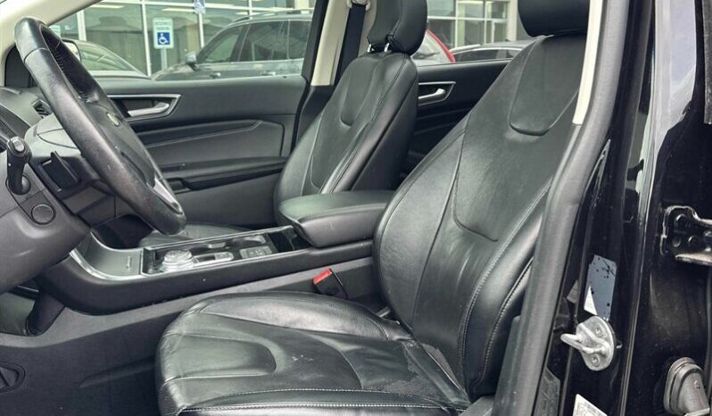 
								2019 Ford Edge Titanium AWD full									