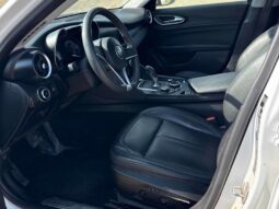 
										2017 Alfa Romeo Giulia Q4 AWD full									