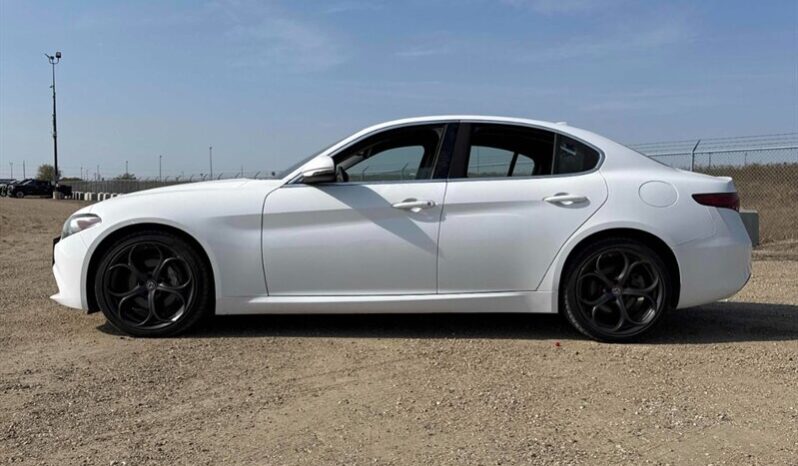 
								2017 Alfa Romeo Giulia Q4 AWD full									