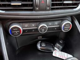 
										2017 Alfa Romeo Giulia Q4 AWD full									