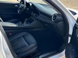 
										2017 Alfa Romeo Giulia Q4 AWD full									