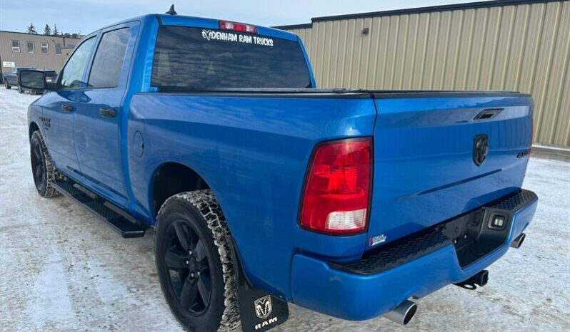 
								2019 RAM 1500 Classic Express Blackout Crew Cab 4×4 full									