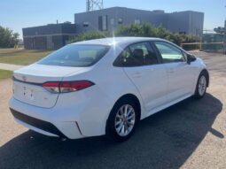 
										2022 Toyota Corolla LE full									