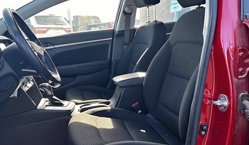 
								2019 Hyundai Elantra Preferred full									