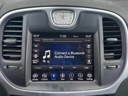 
										2023 Chrysler 300 Touring L AWD full									