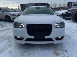
										2023 Chrysler 300 Touring L AWD full									