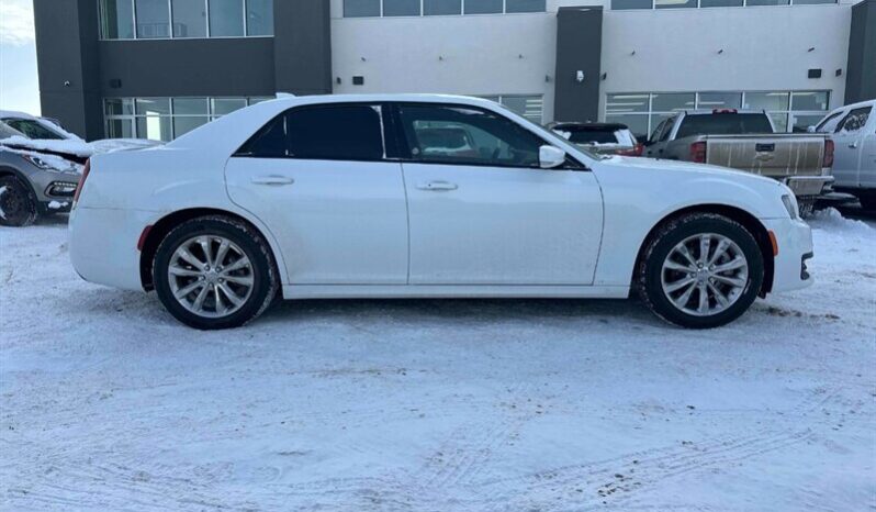 
								2021 Chrysler 300 S AWD full									