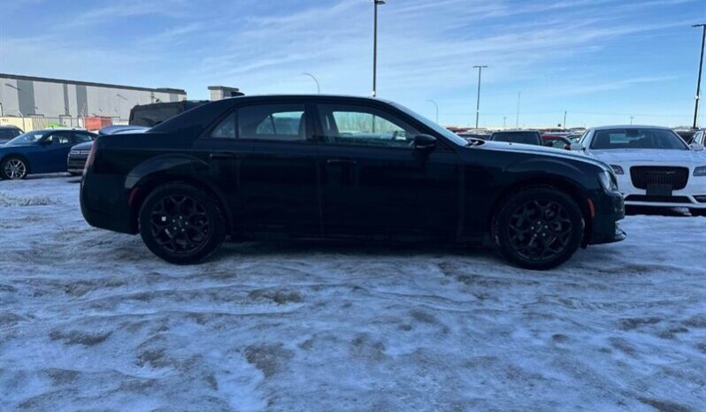 
								2023 Chrysler 300 S AWD full									