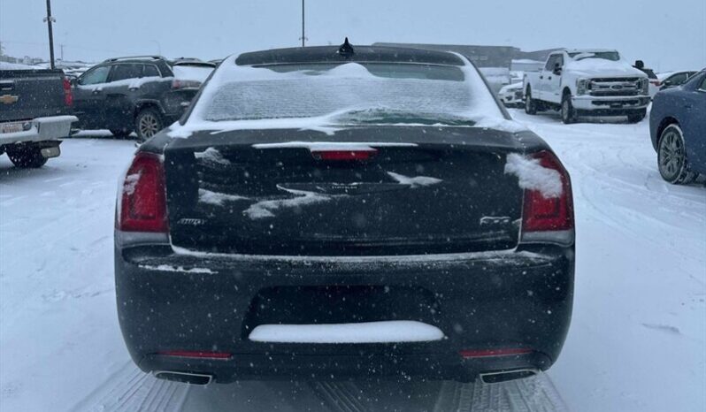 
								2023 Chrysler 300 Touring L AWD full									