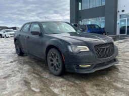 
										2023 Chrysler 300 Touring L AWD full									