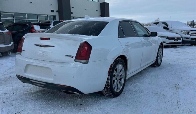 
								2021 Chrysler 300 S AWD full									