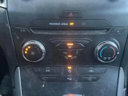 
										2017 Ford Edge SE AWD full									