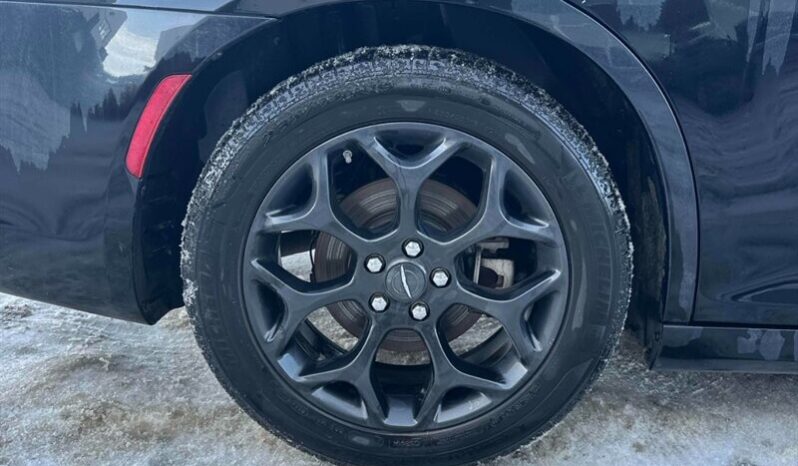 
								2023 Chrysler 300 S AWD full									