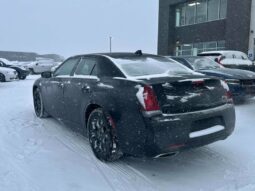 
										2023 Chrysler 300 Touring L AWD full									