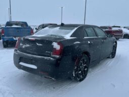 
										2023 Chrysler 300 Touring L AWD full									