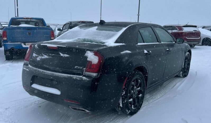 
								2023 Chrysler 300 Touring L AWD full									