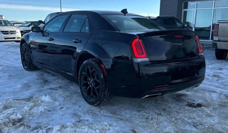 
								2023 Chrysler 300 S AWD full									