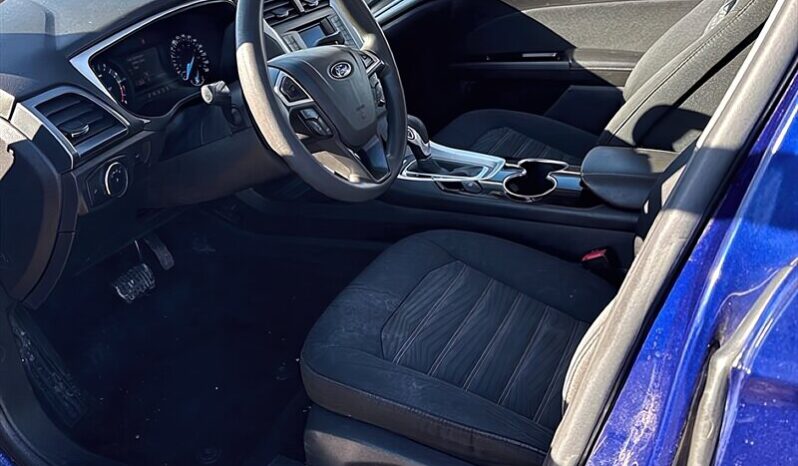 
								2016 Ford Fusion SE full									