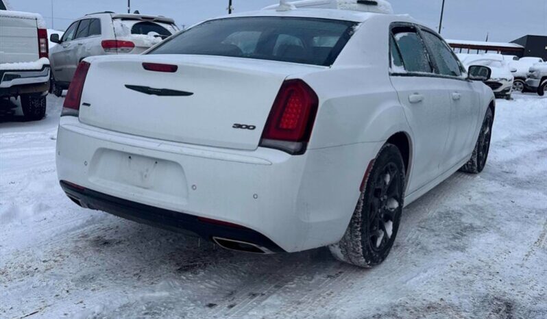 
								2023 Chrysler 300 Touring L AWD full									