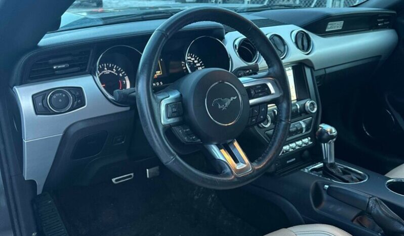 
								2017 Ford Mustang EcoBoost full									