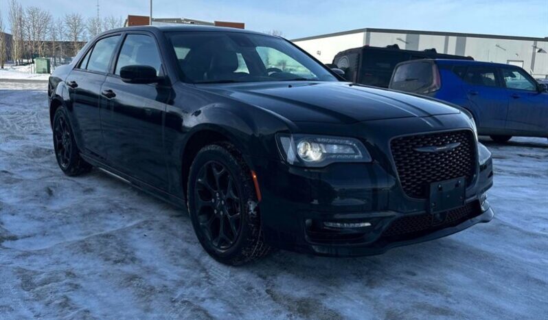 
								2023 Chrysler 300 S AWD full									