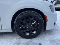 
										2023 Chrysler 300 Touring L AWD full									