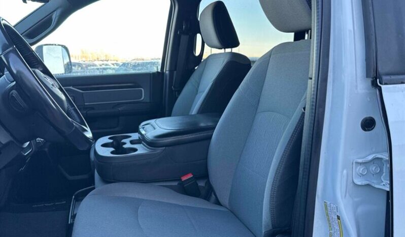 
								2022 Ram 3500 Big Horn 6.7L Cummins Turbo Diesel Crew Cab 4×4 full									