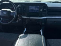 
										2023 Ford F-250 XLT Crew Cab 4×4 7.3L full									
