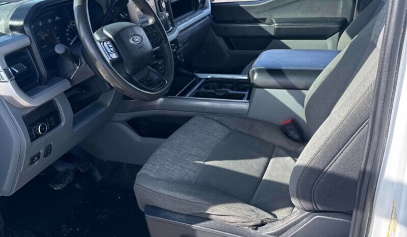 
								2023 Ford F-250 XLT Crew Cab 4×4 7.3L full									