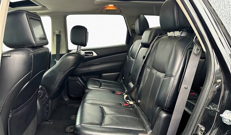 
								2017 Nissan Pathfinder Platinum 4X4 full									