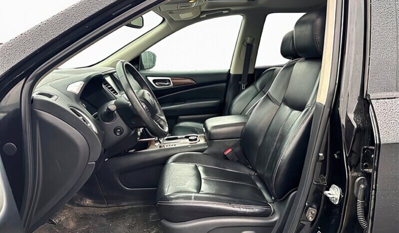 
								2017 Nissan Pathfinder Platinum 4X4 full									