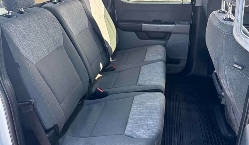 
								2023 Ford F-250 XLT Crew Cab 4×4 7.3L full									